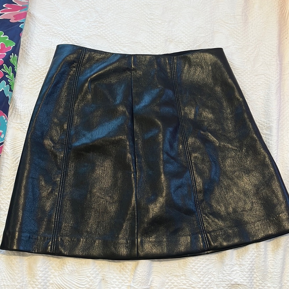 Aritzia leather skirt